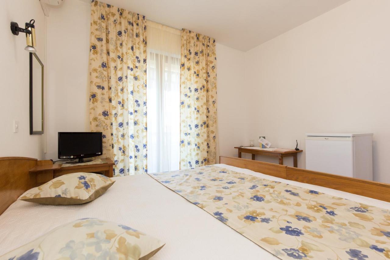 Karabaic Apartment Krk Town Bagian luar foto