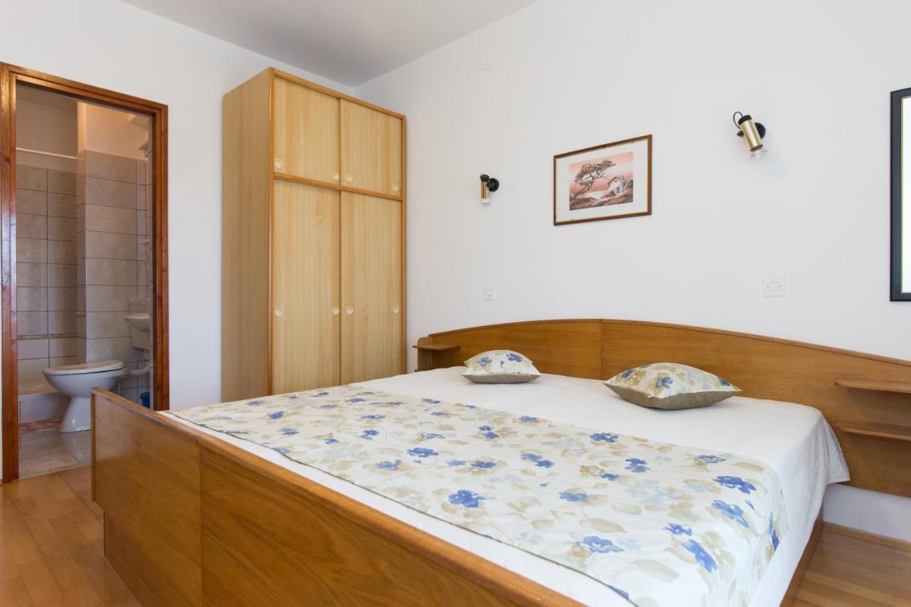 Karabaic Apartment Krk Town Bagian luar foto