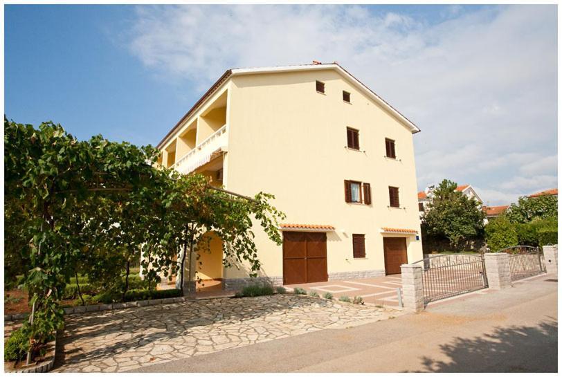 Karabaic Apartment Krk Town Bagian luar foto