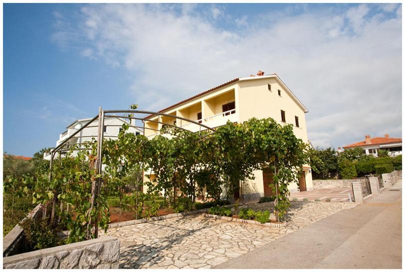 Karabaic Apartment Krk Town Bagian luar foto